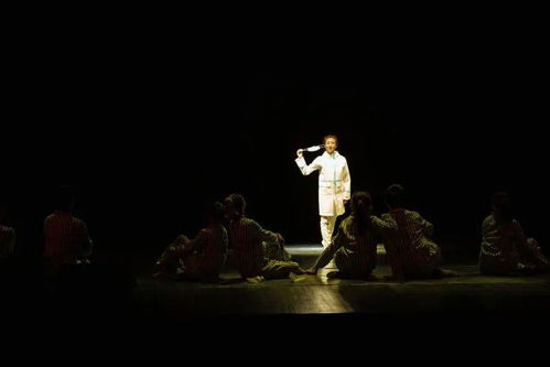 用藝術(shù)凝聚力量——2020年青浦區(qū)抗擊疫情主題原創(chuàng)文藝作品展評(píng)展演側(cè)記